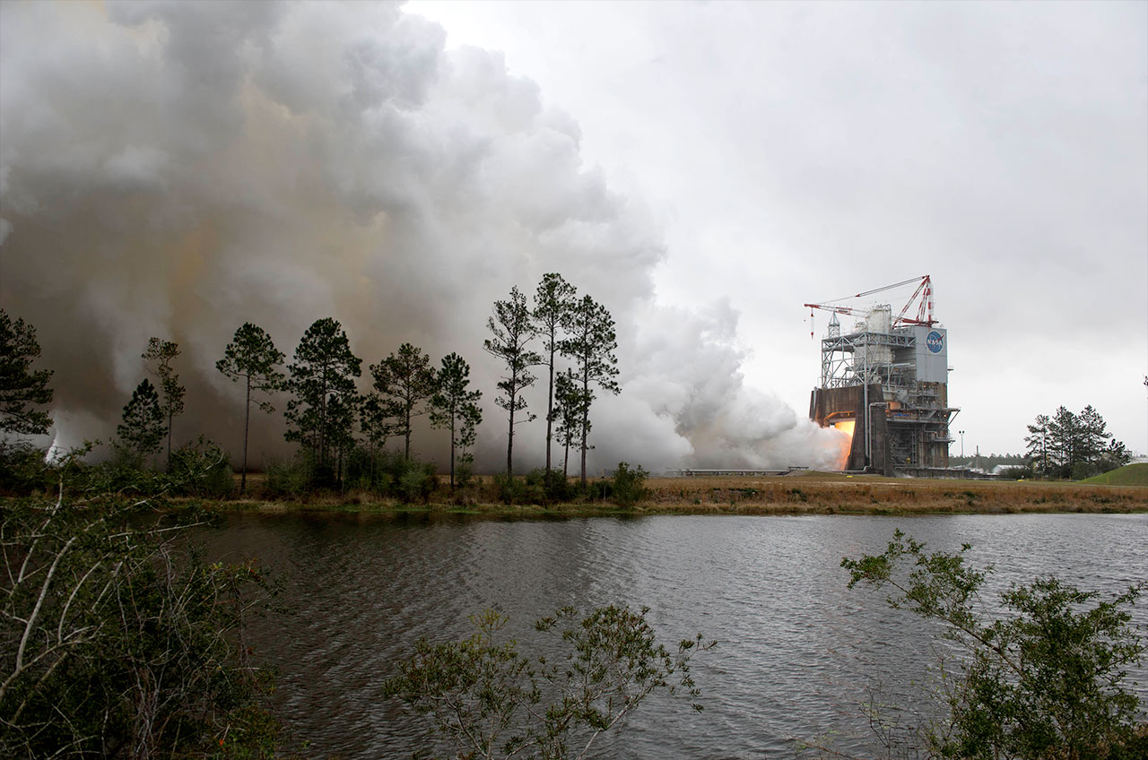 Test Fire of RS-25 Rocket Engine