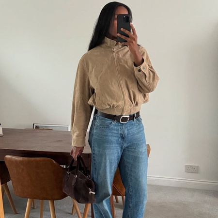 woman wearing shoe trend to wear with jeans 2026