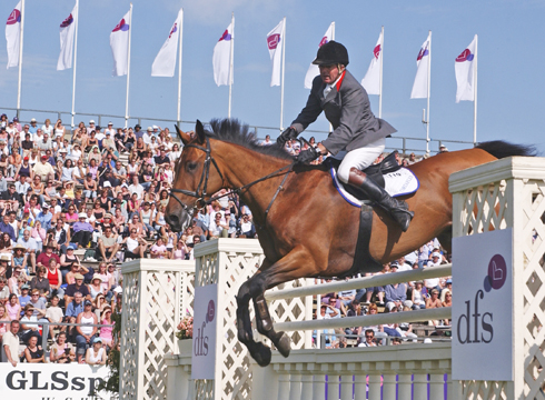 John Whitaker&rsquo;s fourth win came in 2004 on board a catch ride called Buddy Bunn, who was homebred by Hickstead&rsquo;s founder Douglas Bunn