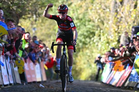 Fem van Empel (Bingoal-Pauwels Sauces) wins the Koppenbergcross 2022