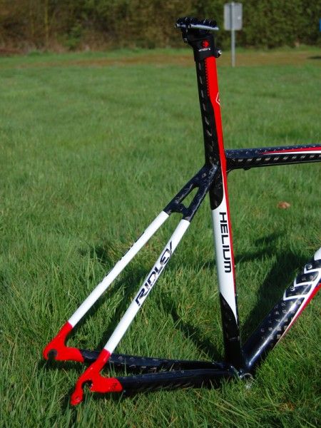 Large-diameter chain stays and slender seat stays presumably make for a stiff drivetrain and comfortable ride.