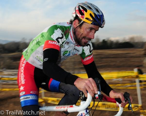 Tim Johnson (Cannondale/ Cyclocrossworld.com) wasted no time in going to the front.