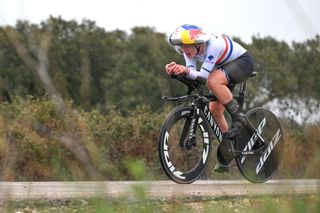 Zoe B&auml;ckstedt defends her British time trial title ahead of Anna Morris