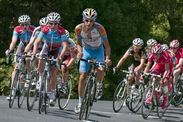 The chasing peloton head over the top of Mt.Buninyong in the later half of the 122.4 kilometre race.