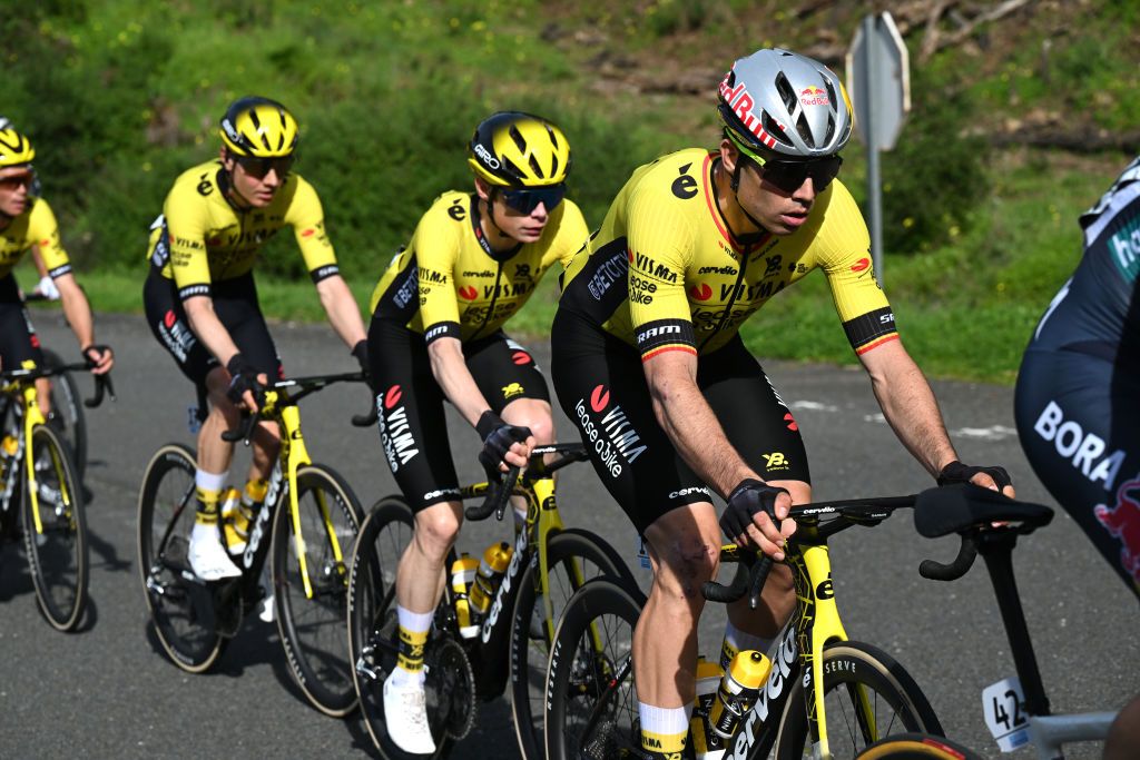 ALTO DA FOIA PORTUGAL FEBRUARY 20 LR Jonas Vingegaard of Denmark and Wout Van Aert of Belgium and Team Visma Lease a Bike compete during the 51st Volta ao Algarve em Bicicleta Stage 2 a 1776km stage from Lagoa to Alto da Foia 869m on February 20 2025 in Alto da Foia Portugal Photo by Tim de WaeleGetty Images