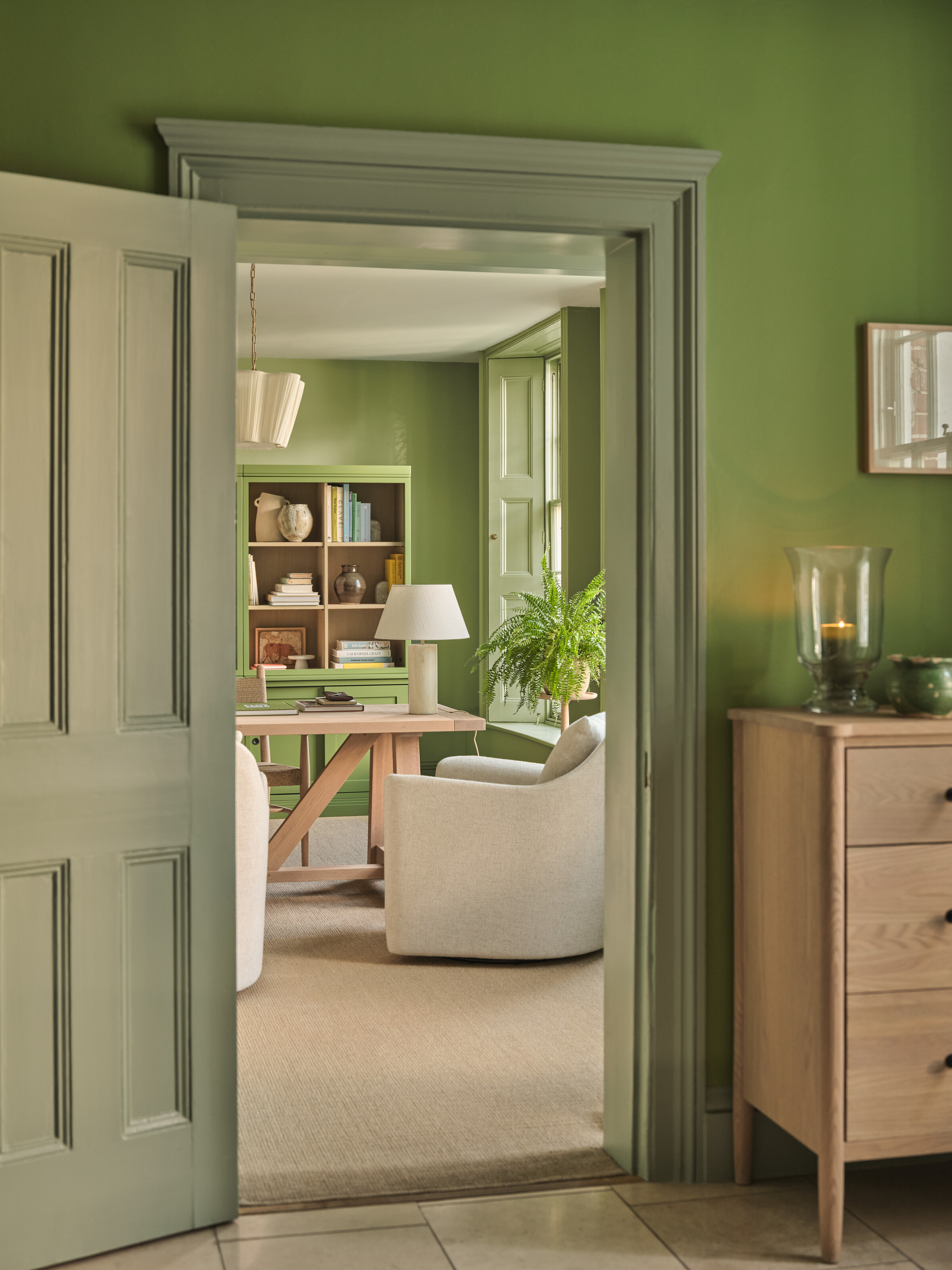 Paints and wallpapers