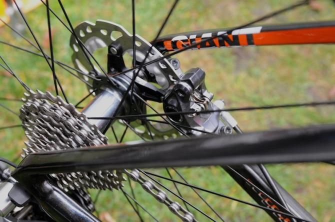 The rear hub's largely conventional looks, with 28 J-bend spokes