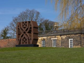 Robert Indiana, Love Wall at Yorkshire Sculpture Park