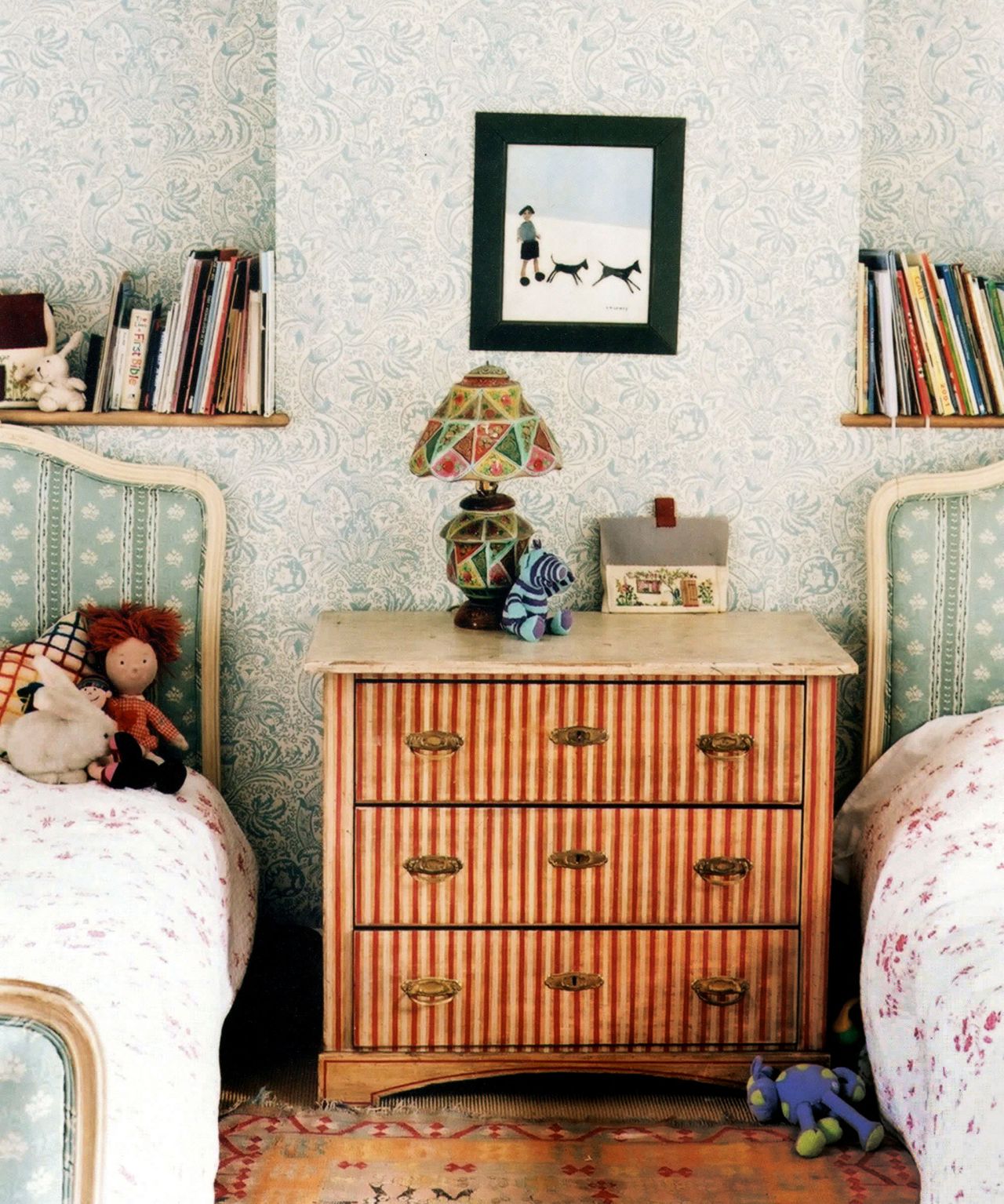 Image showcasing How to declutter sentimental items when it feels hard to let go | Homes ...