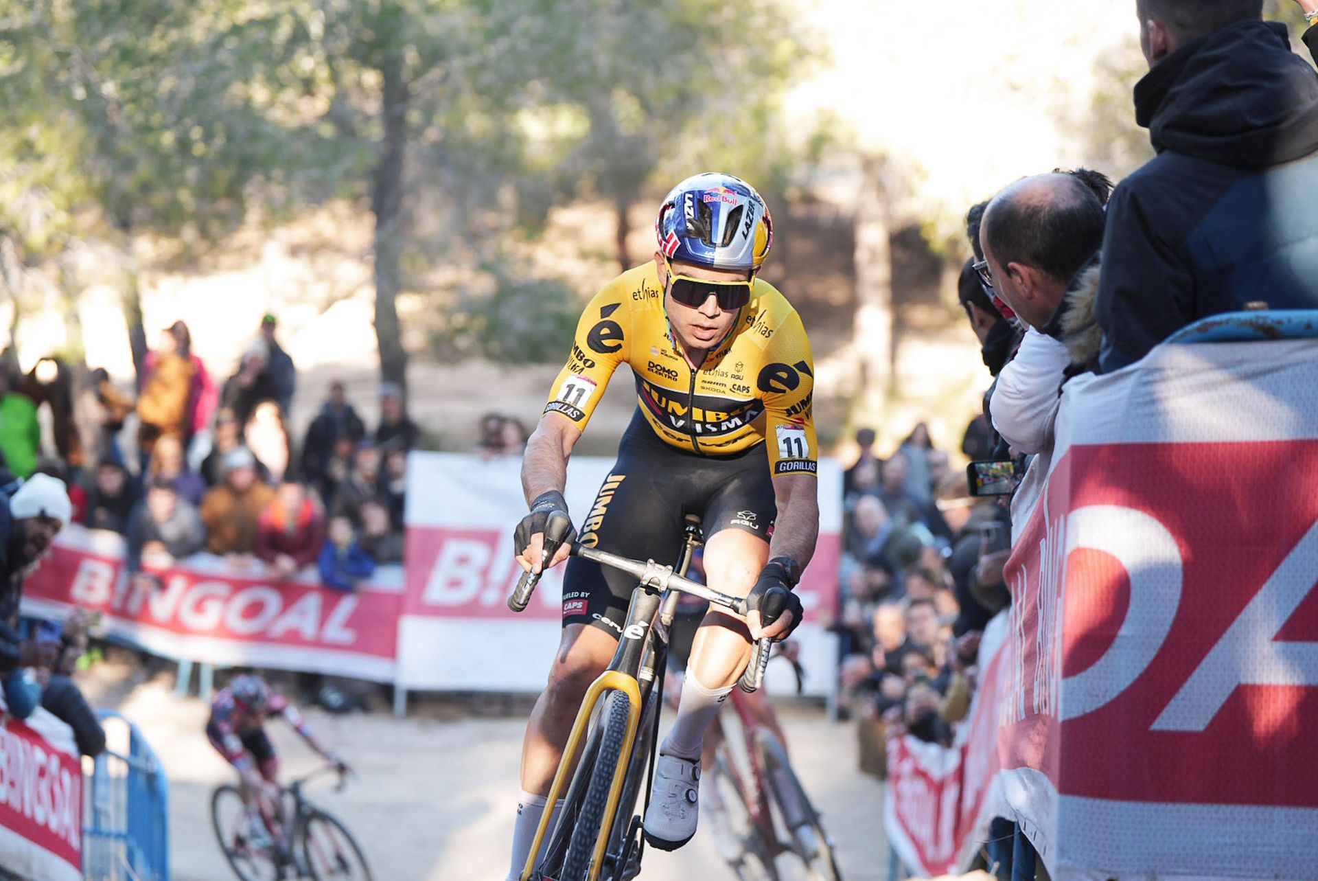 Wout van Aert just avoids barrier crash as tactical error costs him in