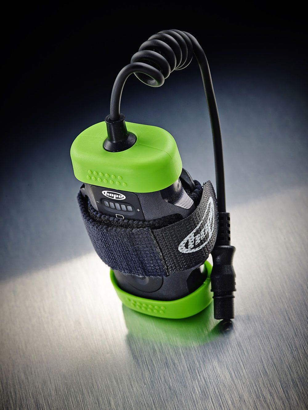 Hope R4 Battery Hope R4 LED front light review | Cycling Weekly