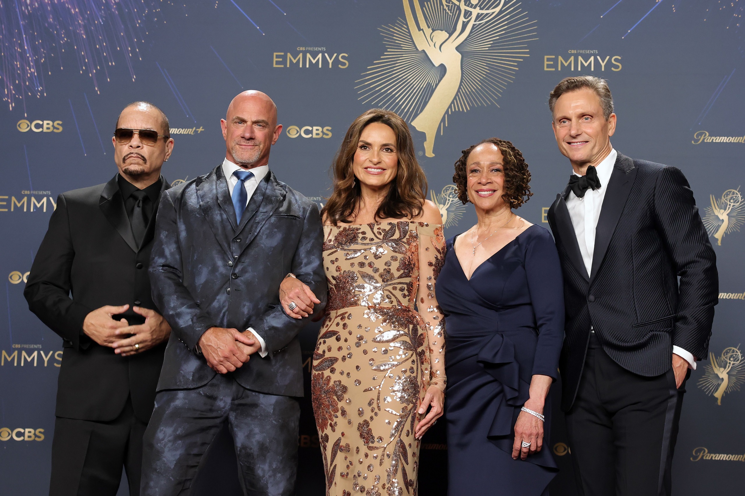 Ice-T, Christopher Meloni, Mariska Hargitay, Epatha Merkerson, and Tony Goldwyn pose in the press room during The 77th Primetime Emmy Awards at Peacock Theater on September 14, 2025 in Los Angeles, California.