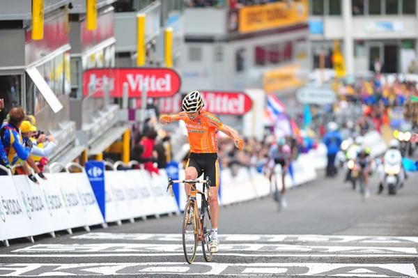 Samuel S&aacute;nchez (Euskaltel-Euskadi) is ecstatic about his stage win on Luz-Ardiden.