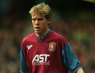 Steve Staunton playing for Aston Villa, 1998