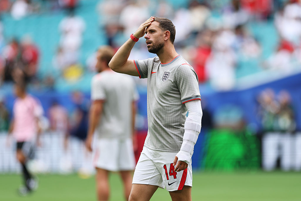 Jordan Henderson will spend the rest of the World Cup in a cast, but is available for selection