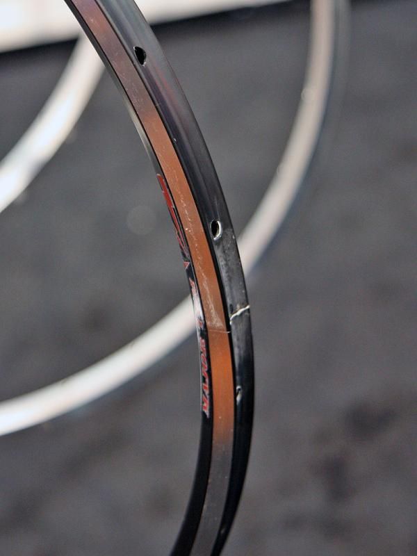 New from Velocity is the Major Tom, a wide-profile aluminum tubular rim that should be perfect for 'cross riders.