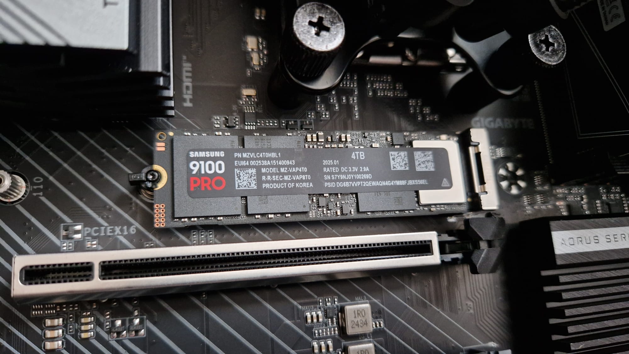 A Samsung 9100 Pro review image of the drive installed on a motherboard