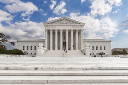 picture of the U.S. Supreme Court buidling for student loan forgiveness update