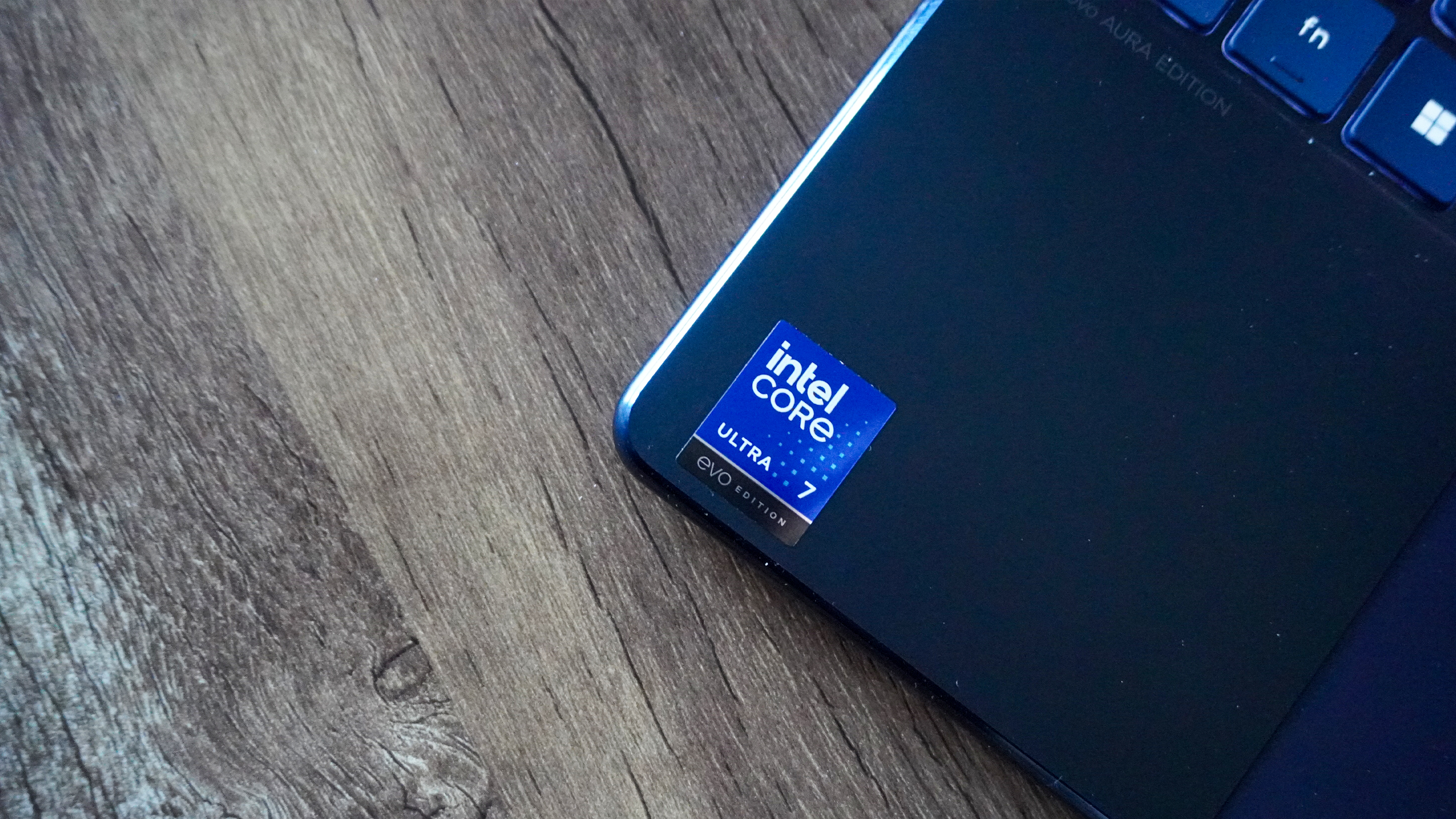 Lenovo Yoga 9i 2-in-1 Aura Edition