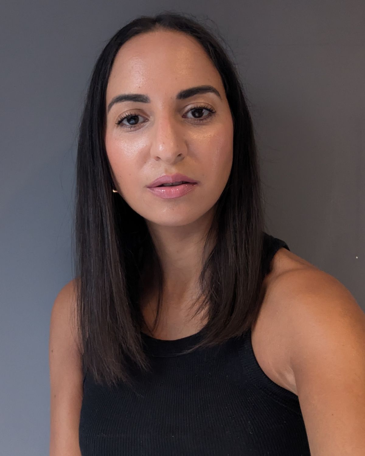 Best Pink Lipsticks @jazzriaharris wearing Victoria Beckham Posh Lipstick in Pout