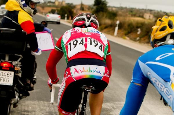 The breakaway's lead now stands at 1 minute and 40 seconds.