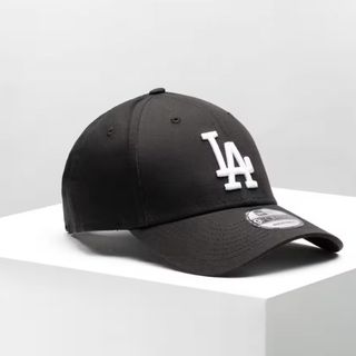 Black cap with Los Angeles Dodgers logo 