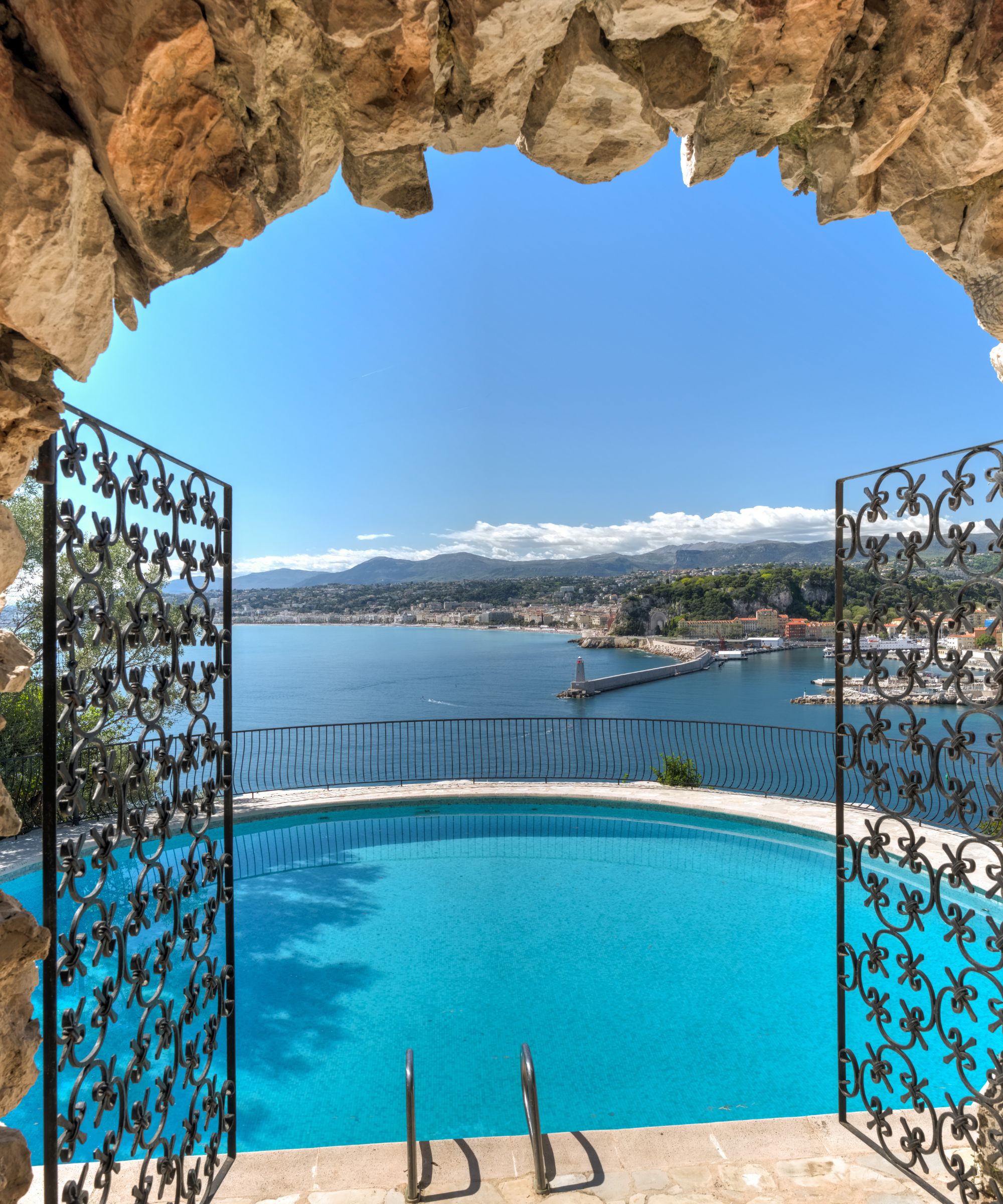 Sean Connery's outdoor pool