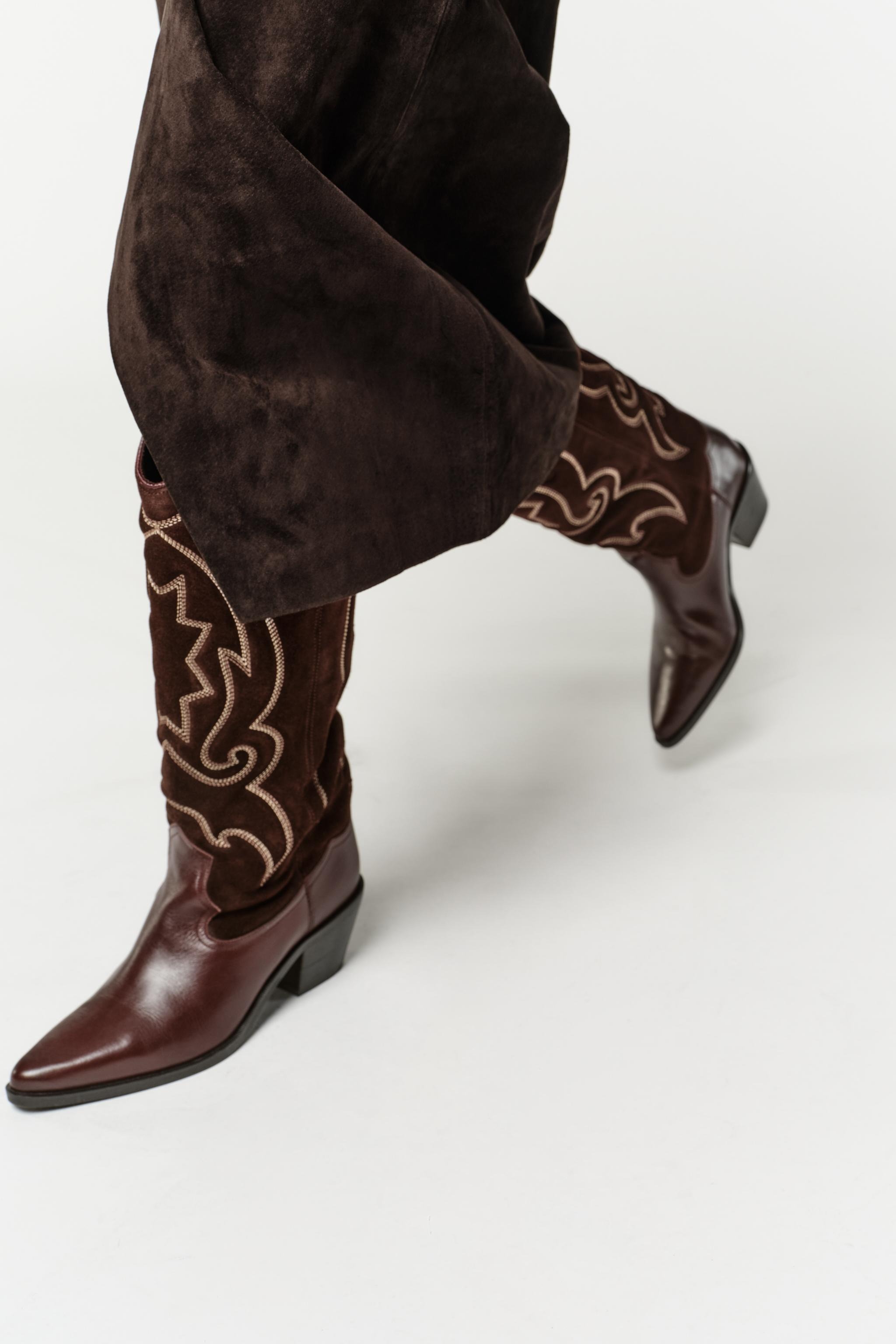 zara, EMBROIDERED LEATHER COWBOY BOOTS