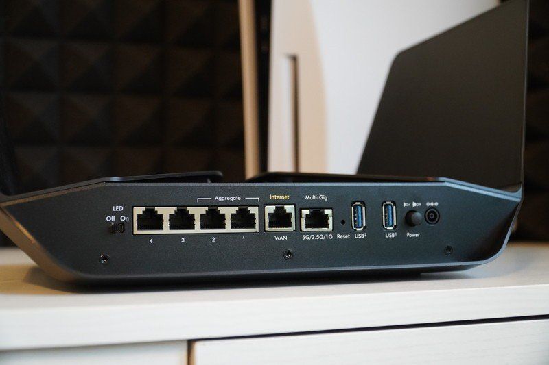 Netgear Nighthawk RAX120 ports
