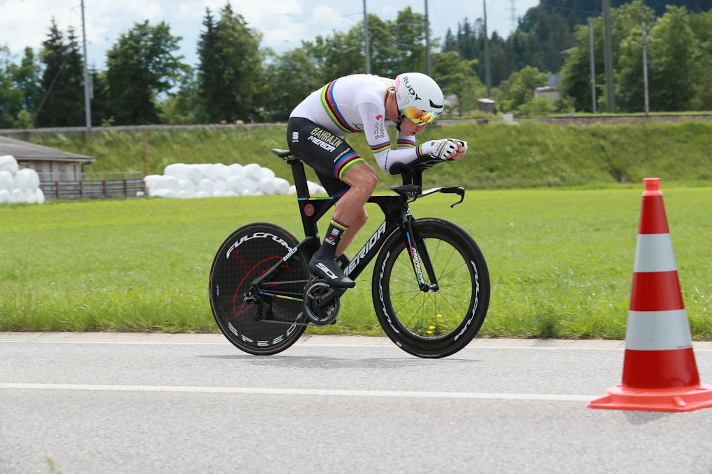 Rohan Dennis (Bahrain Merida) en route to winning the stage 1 time trial at Tour de Suisse