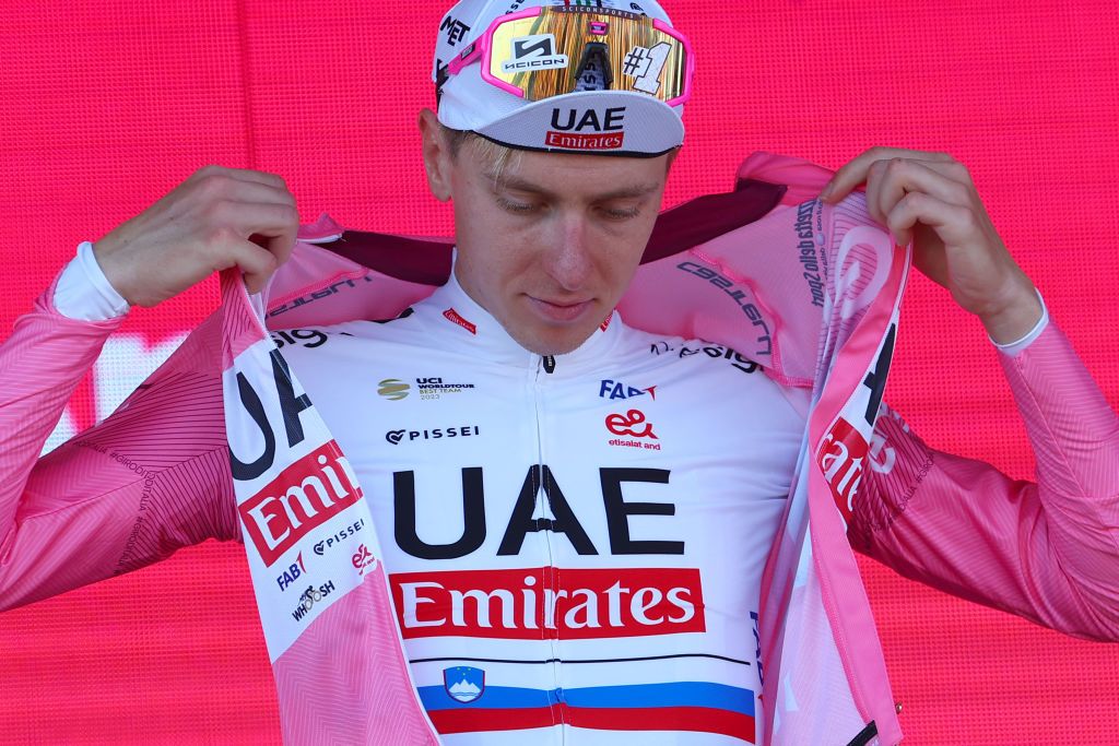 Tadej Pogačar (UAE Team Emirates) has a commanding lead in the general classification before the first rest day