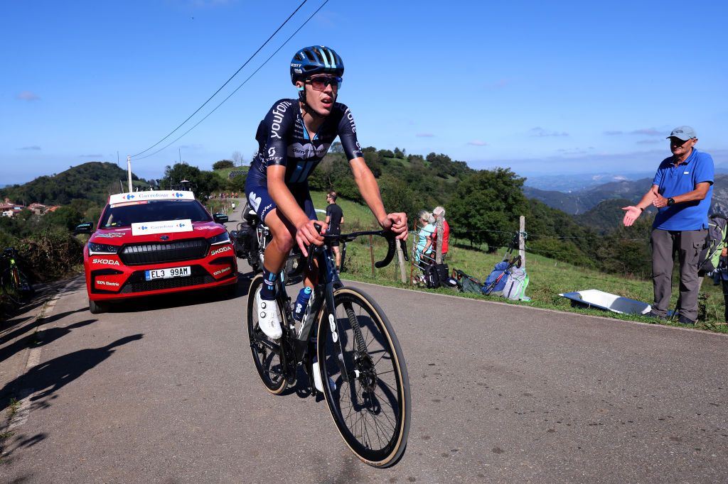 LACRUZDELINARES SPAIN SEPTEMBER 14 Max Poole of The United Kingdom and Team DSM firmenich competes climbing to the Puerto de la Cruz de Linares 840m during the 78th Tour of Spain 2023 Stage 18 a 1789km stage from Pola de Allande to La Cruz de Linares 840m UCIWT on September 14 2023 in La Cruz de Linares Spain Photo by Alexander HassensteinGetty Images