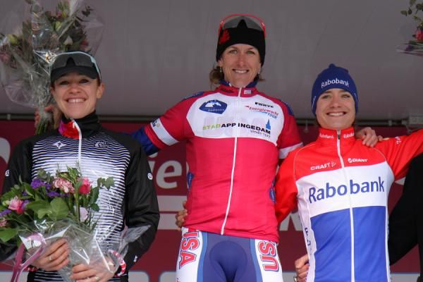 Podium: Kristin Armstrong (Team Usa) in 1st, Clara Hughes (Specialized - Lululemon) in 2nd, Marianne Vos (Rabobank) in 3rd