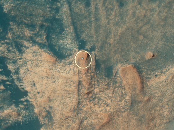 The HiRISE camera aboard NASA&#039;s Mars Reconnaissance Orbiter captured this photo of the Curiosity rover on April 18, 2021.