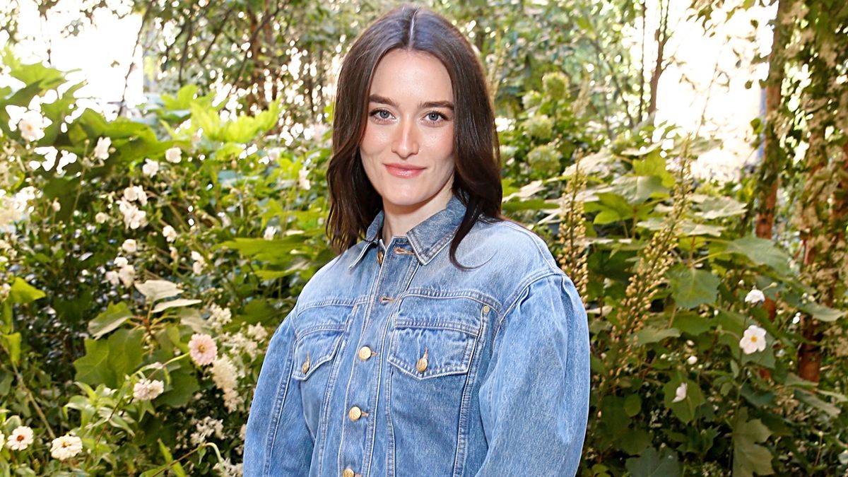 Sarah Pidgeon’s Blonde Waves Are So Carolyn BessetteKennedy Marie Claire