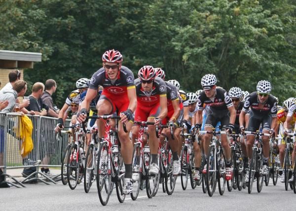 The Radioshack team chasing hard.