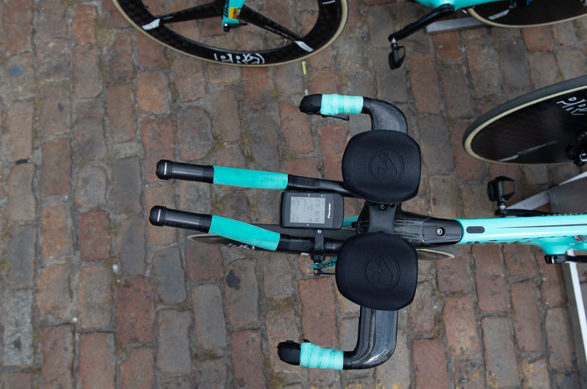A look at a Jumbo-Visma cockpit setup