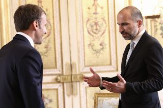 Uberin toimitusjohtaja Dara Khosrowshahi tapasi Ranskan presidentin Emmanuel Macronin kanssa keskustellessaan Uberin tulevaisuudesta Ranskassa | Kuva: Emmanuel Macron/Twitter