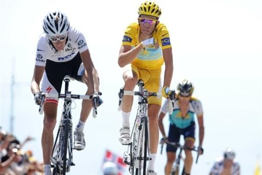 Andy Schleck (Saxo Bank) finishes alongside Alberto Contador (Astana), as Lance Armstrong (Astana) comes in a few seconds later