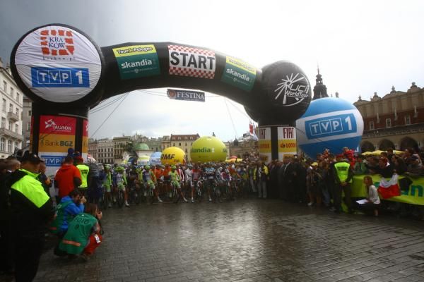The peloton awaits the start of the seventh and final stage of the Tour of Poland.