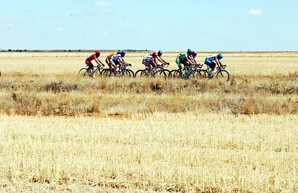 The early break rolls along through the Spanish plains