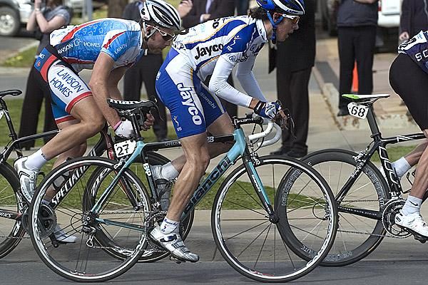 Eric Sheppard (Jayco/VIS) stretches the leg muscles and accelerates up the rise towards the finish-line in Swan Hill.