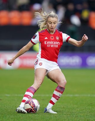 Leah Williamson has signed a new deal at Arsenal.