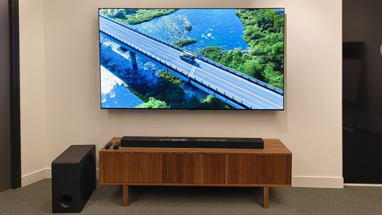 LG S95TR soundbar