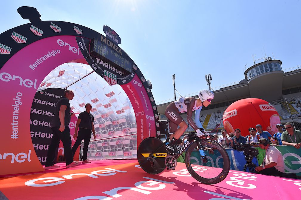 Stef Clement gets underway in the Giro d'Italia's final stage.