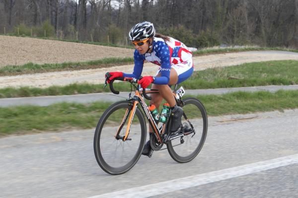 Carmen Small (United States) attacks again, this time, solo