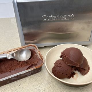 Reviewing the Cuisinart ice cream maker at home