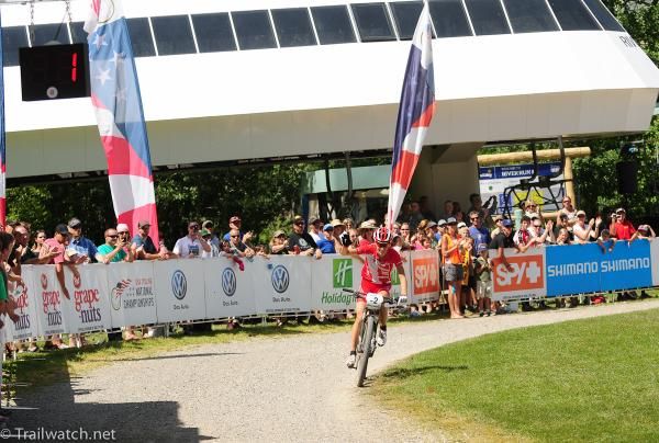 Lea Davison (Specialized) finishes second