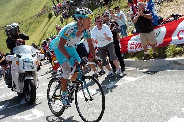 The Kazakh attacked hard at the bottom and was never to be seen again until the finish.