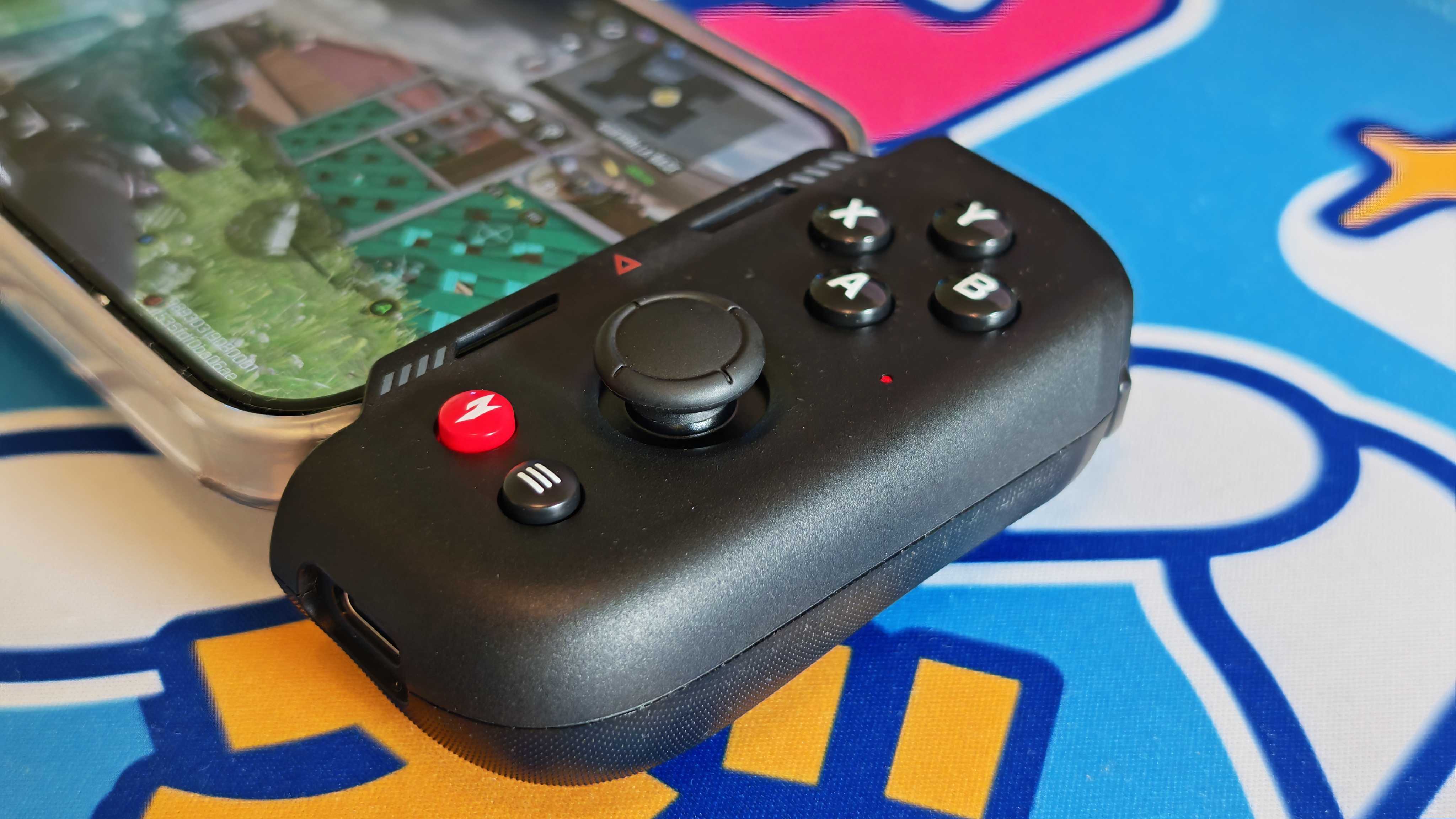 The Acer Nitro Mobile Gaming Controller.
